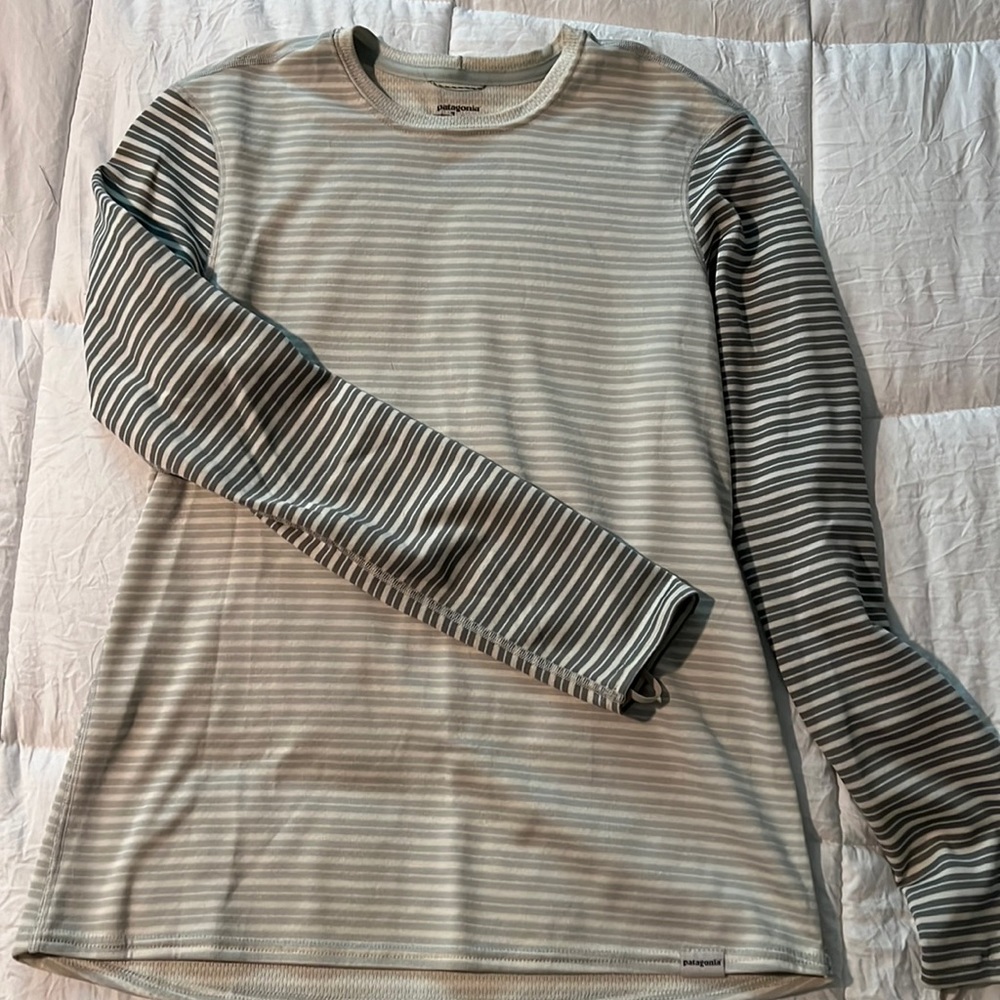 Patagonia Capilene mid weight 3 grey stripe